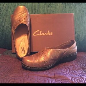 Clarks leather slip on bronze/copper shoes.